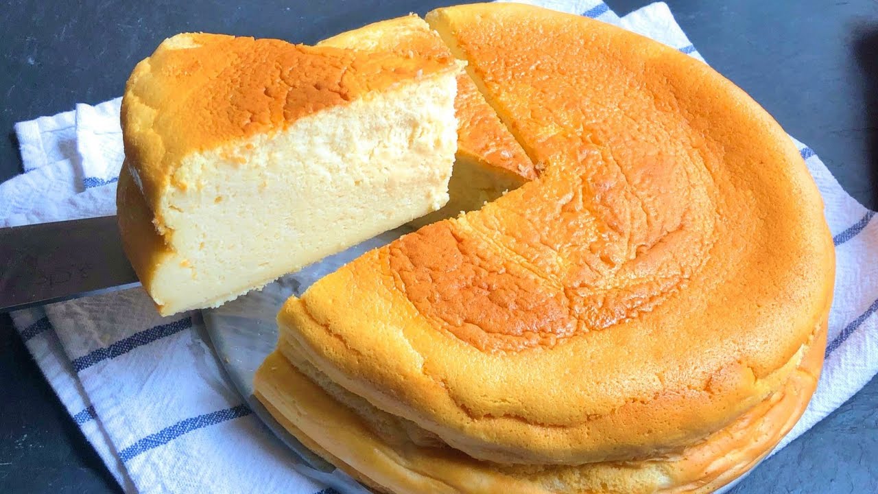 La tarta de queso al horno más fácil. Súper esponjosa y con poco azúcar.