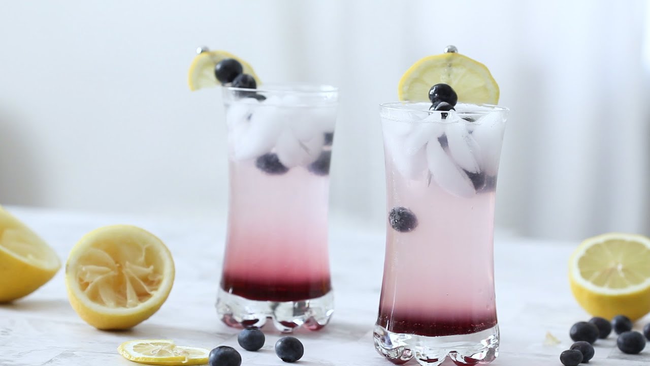 Blueberry vodka lemonade cocktail