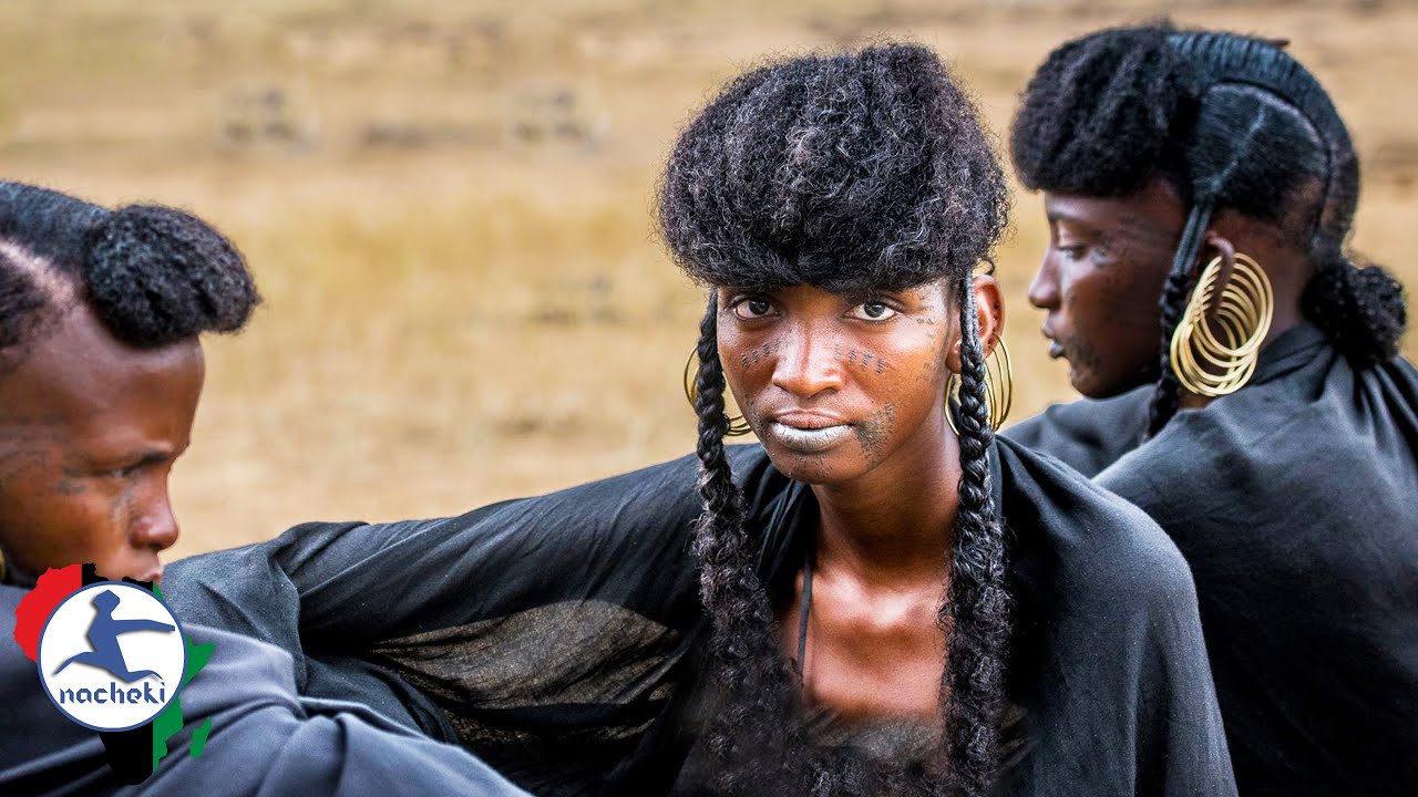 Secrets de soins capillaires africains qui donnent aux femmes Wodaabe les cheveux les plus sain...