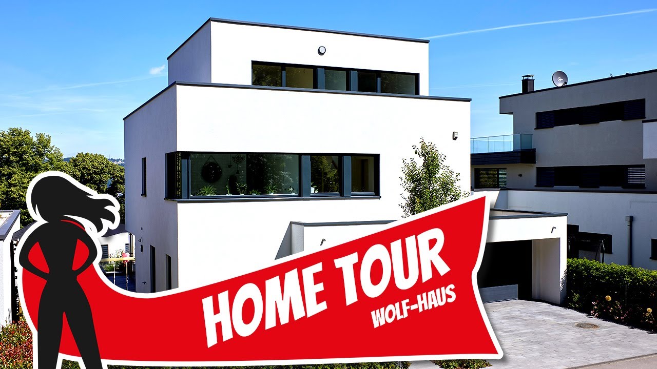 Moderne Villa mit traumhaftem Ausblick von WolfHaus Home Tour Hausbau Helden 【 2022 】 Mr