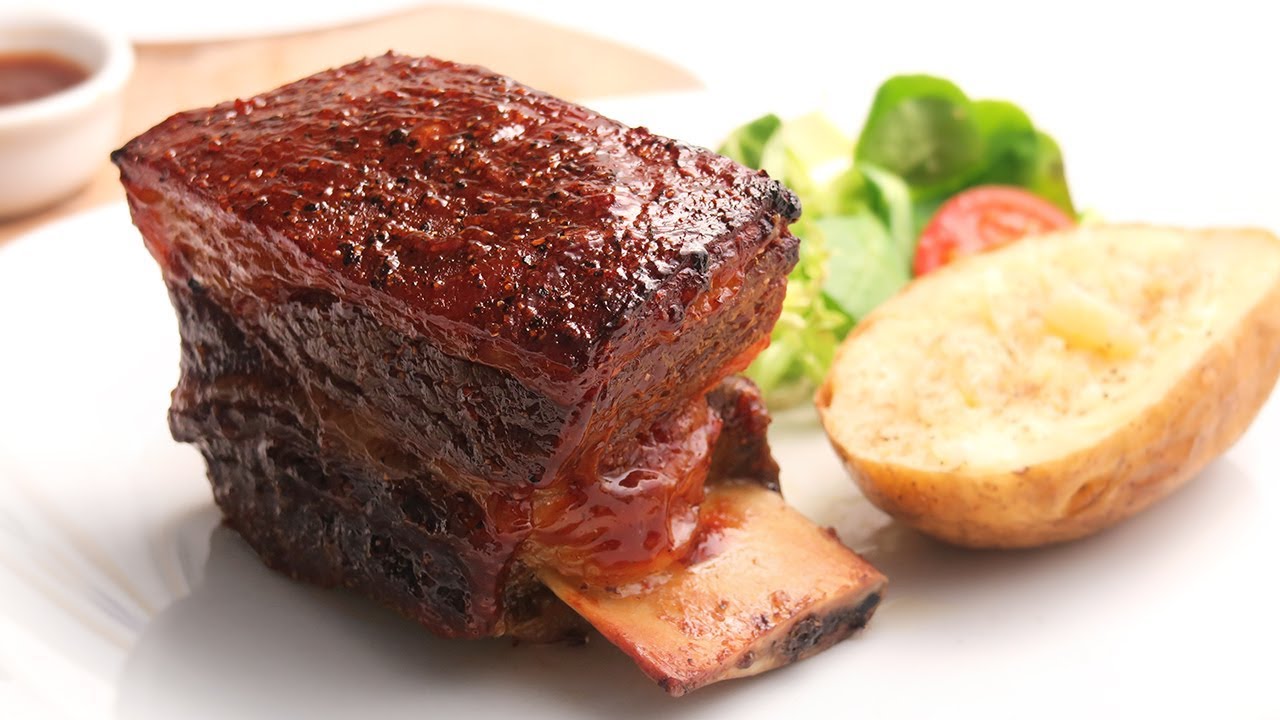 Côtes de porc cuites au barbecue (tendres et juteuses) 🔥