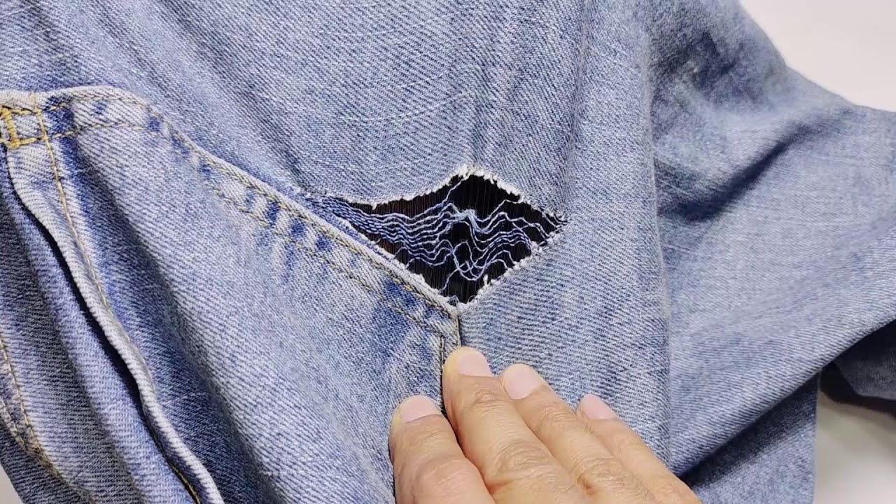 Techniques de couture étonnantes pour réparer de manière invisible les fissures sur les jeans