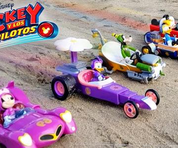 MICKEY Y LOS SUPER PILOTOS CARRERA PLAYA Disney Channel MICKEY AND THE ROADSTER RACERS
